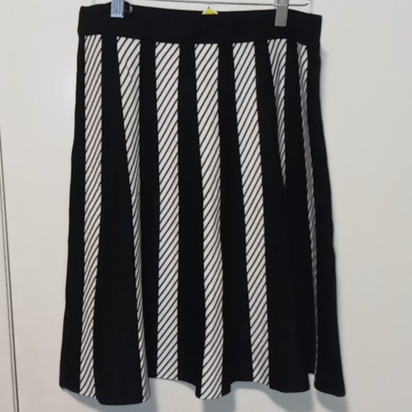 Knit skirt - Picture 3 of 7
